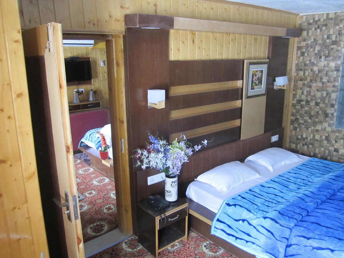Hotel Akbar Sonāmarg Екстериор снимка